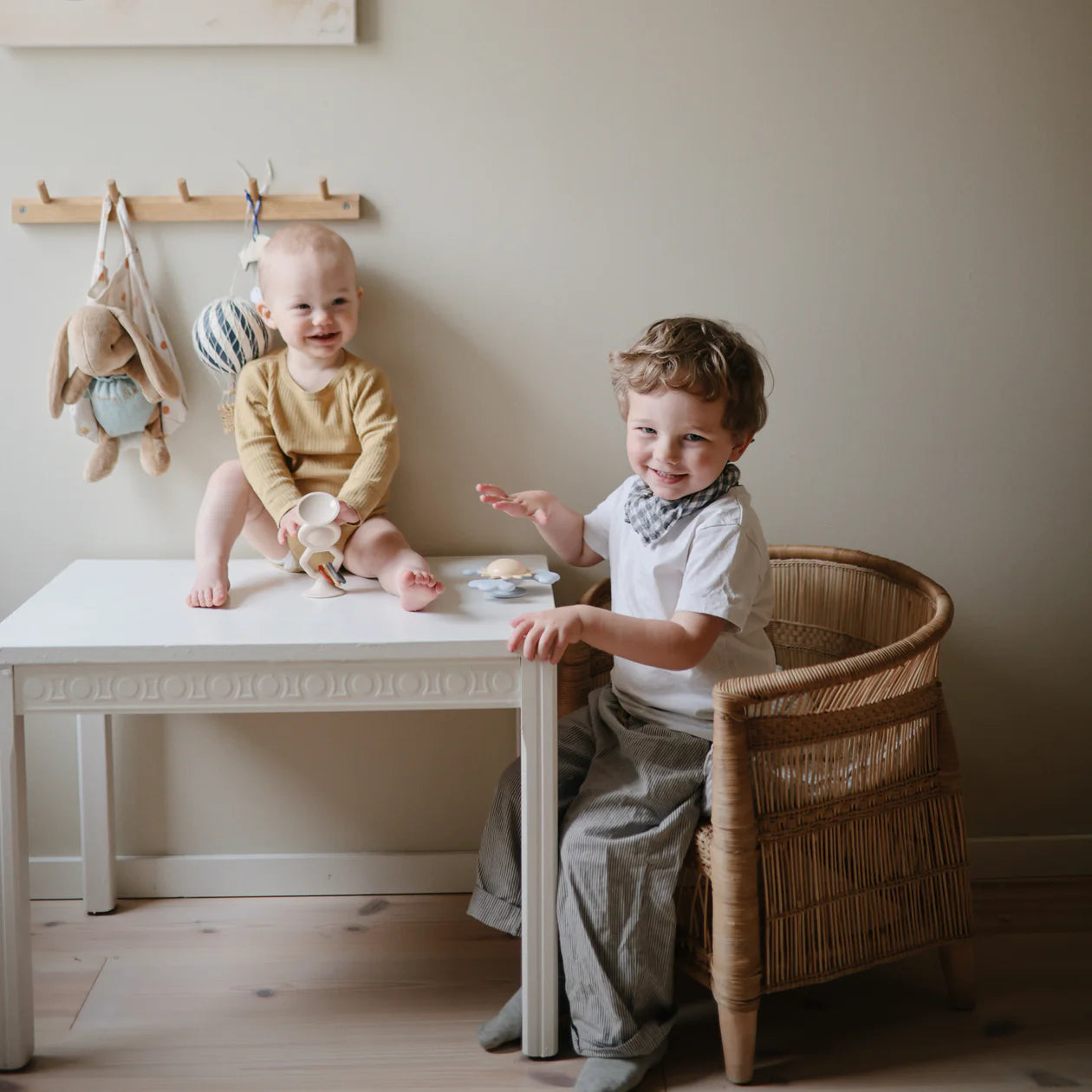 HexaPop Suction Toy - Shifting Sand