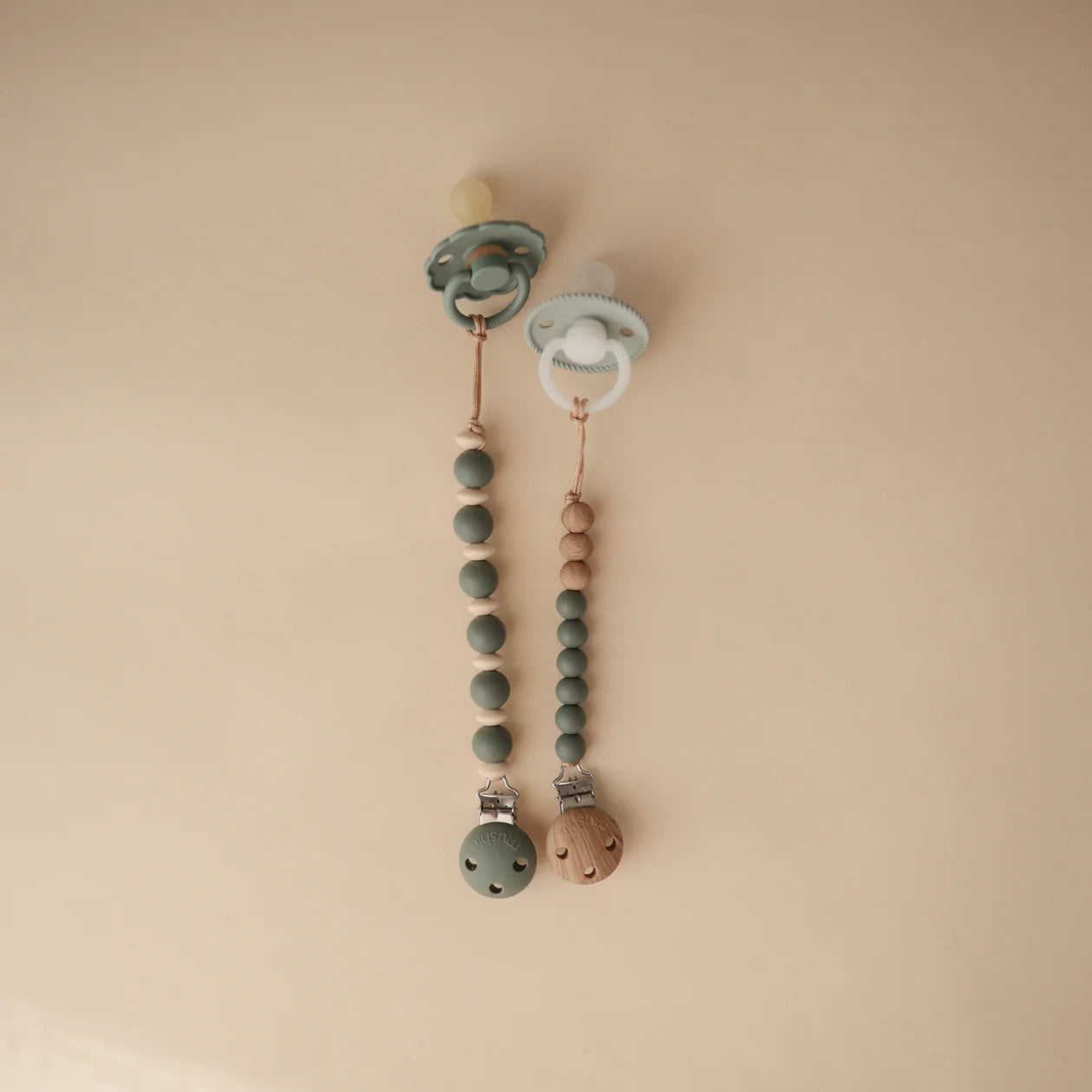 Pacifier clip Luna - Dried Thyme