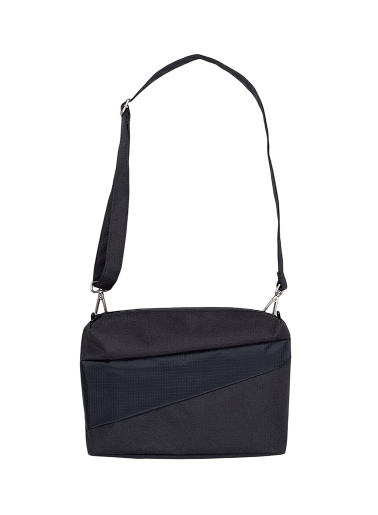 The New Bum Bag Black & Black Medium - BIG & BELG